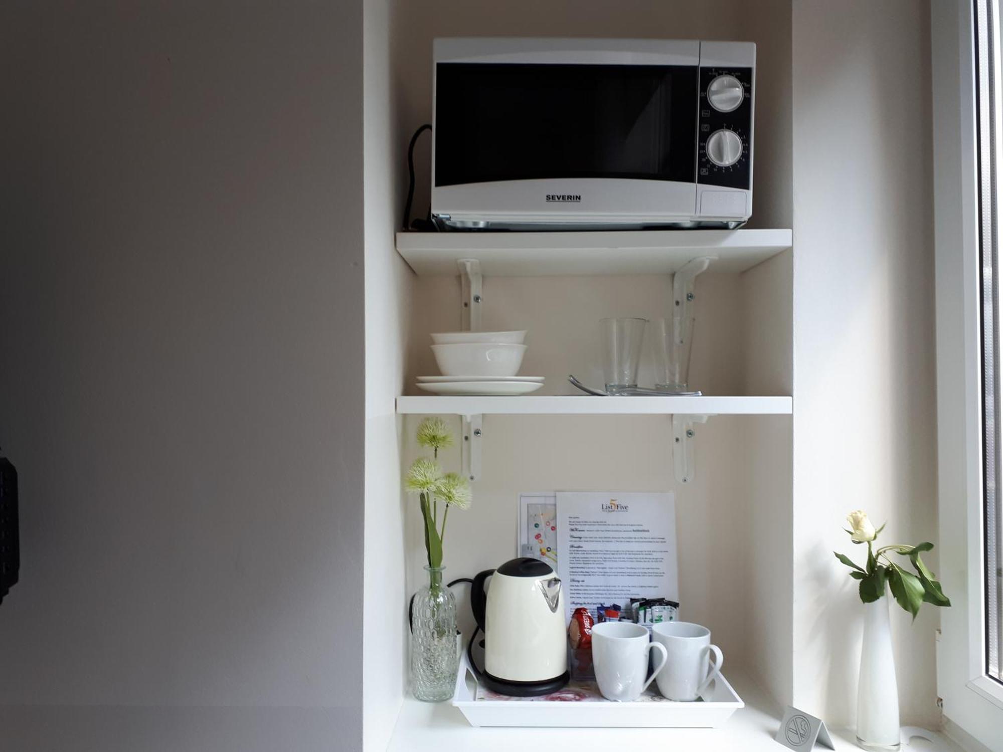 List Five - Your British Guesthouse Stuttgart Room photo