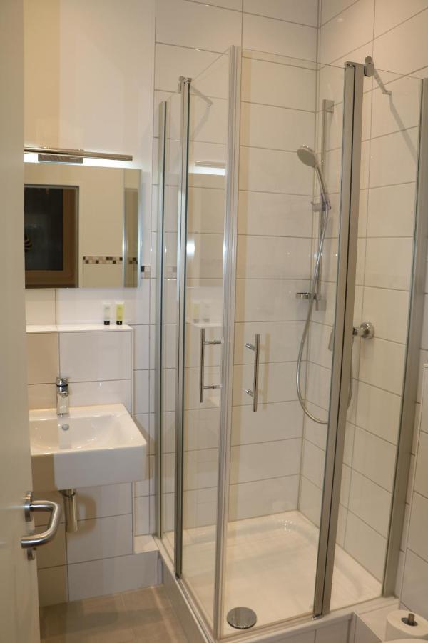 List Five - Your British Guesthouse Stuttgart Exterior photo